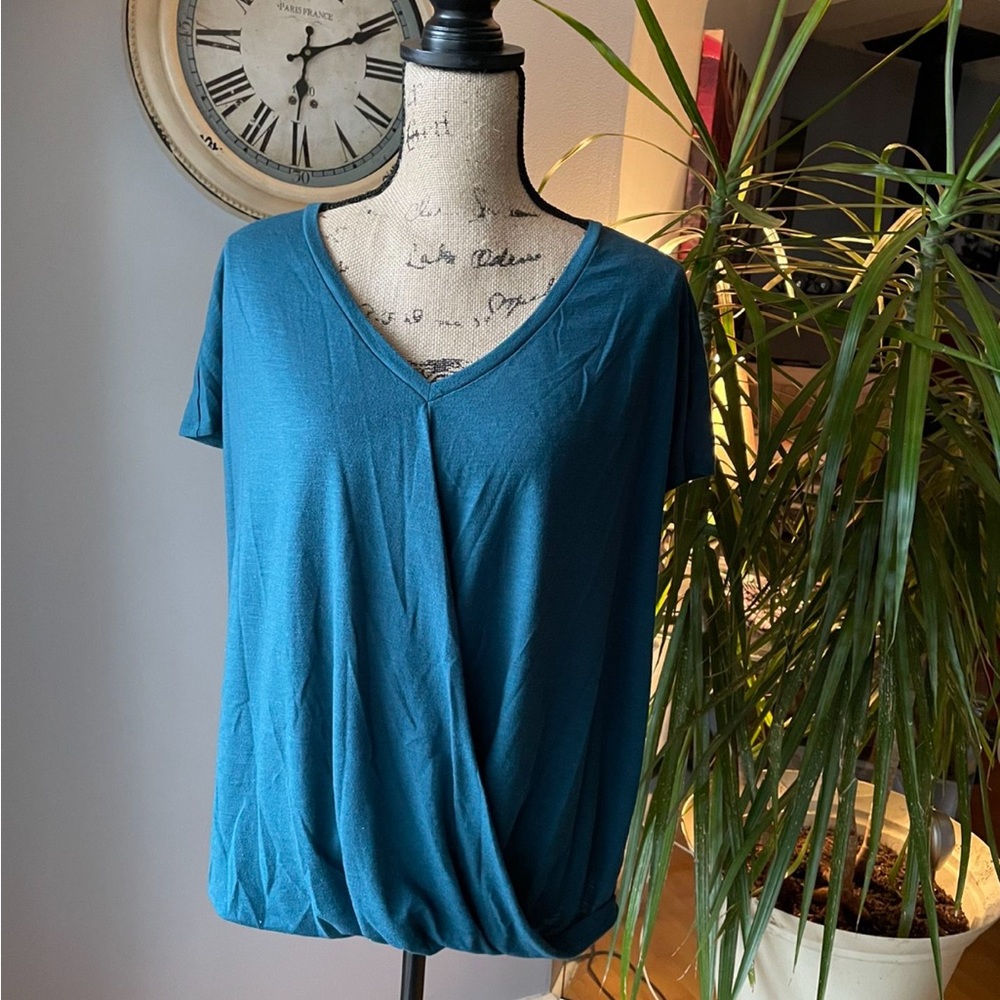 Teal Shirt. Wossuo